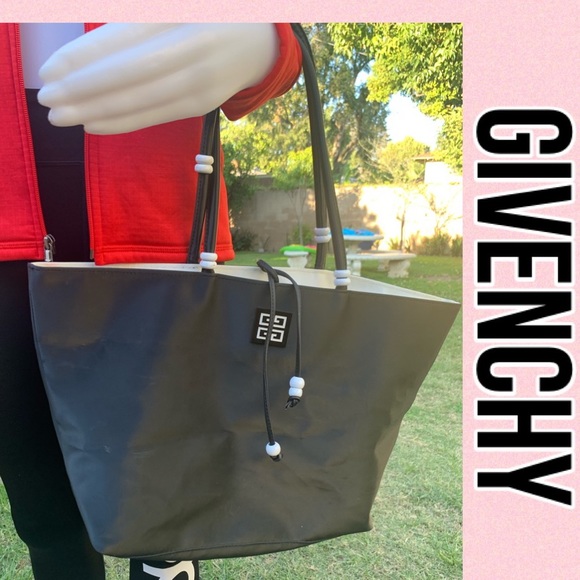 Givenchy Handbags - Autentic Givenchy perfume tote.